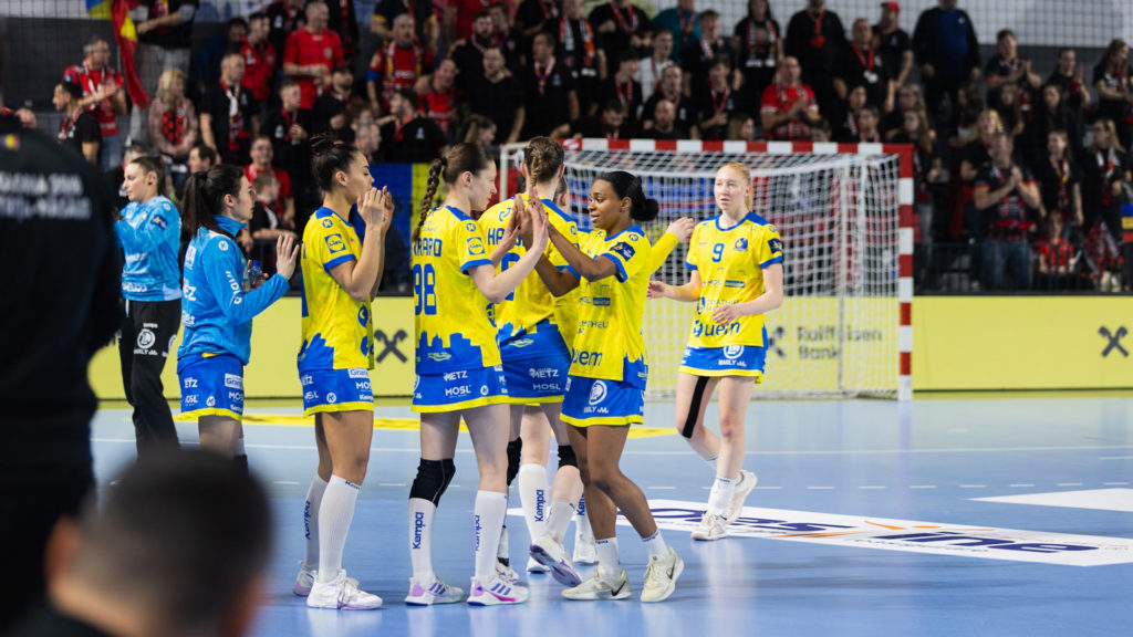 Gloria Bistrita - Metz Handball.  Premier et le tableau d’honneur !